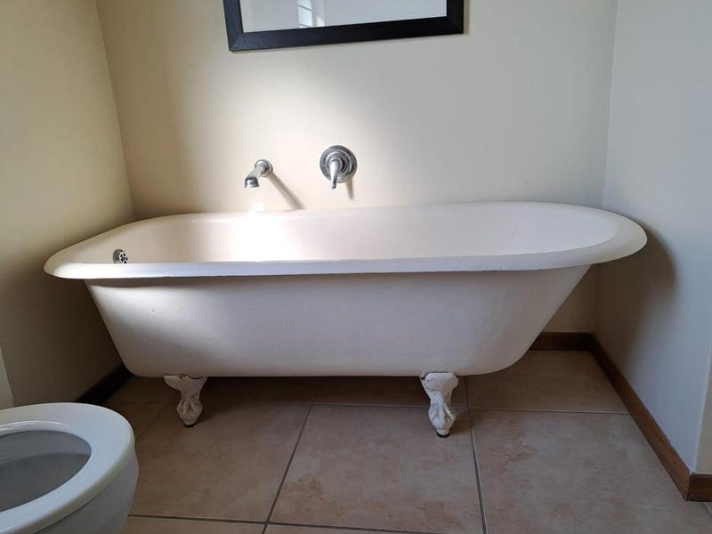 To Let 5 Bedroom Property for Rent in Mossel Bay Western Cape